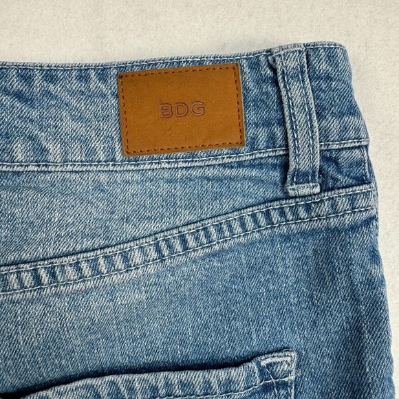 Bdg Lace Embroidered Erin Jean Shorts Womens Size 25 Light Wash High Rise - Picture 11 of 11